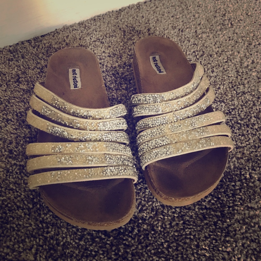 Not rated sandals
